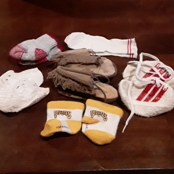 unidentified Other - Assortment  of  Baby soft shoes and Baby Socks.